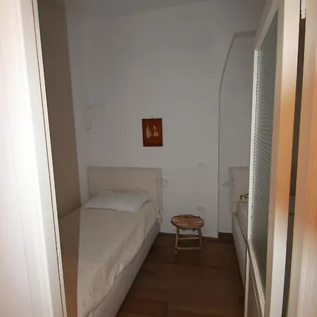 Love In Apartment